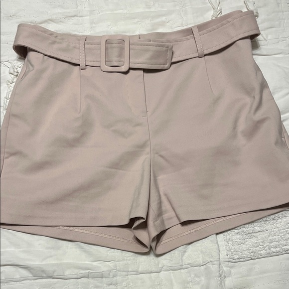 Express Shortie High Rise Belted Shorts, Size 6 - Picture 1 of 7